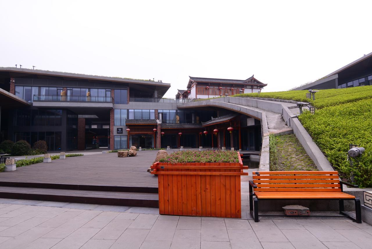 Emeis Van Stars Mountain Lodge Emeishan City Exterior photo