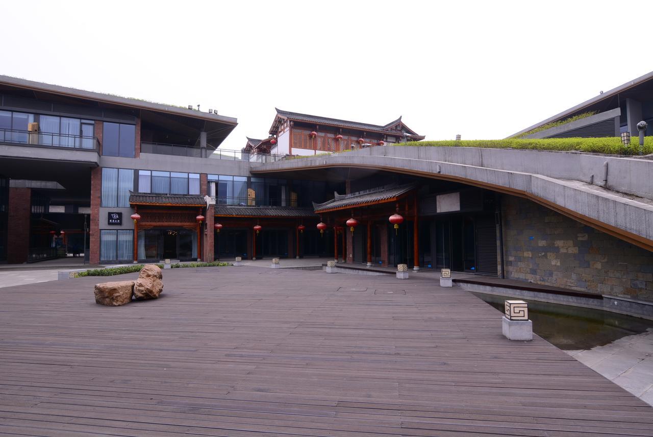 Emeis Van Stars Mountain Lodge Emeishan City Exterior photo